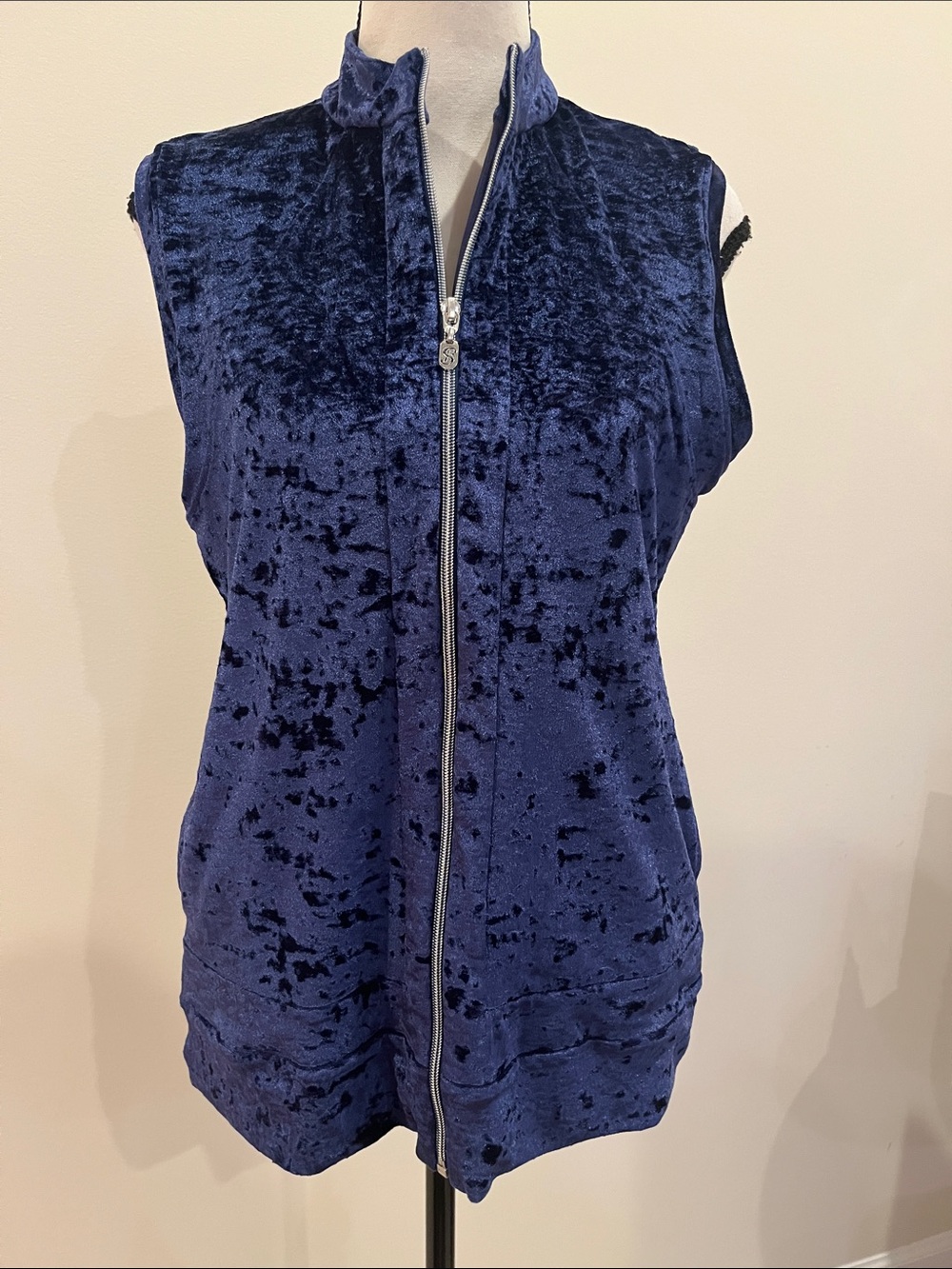 SOFIBELLA Navy Blue Crushed Velvet Zip Up Sport Athletic Vest Size Medium